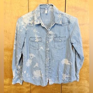 Exhilaration Light Wash  Denim Shirt Women Size large